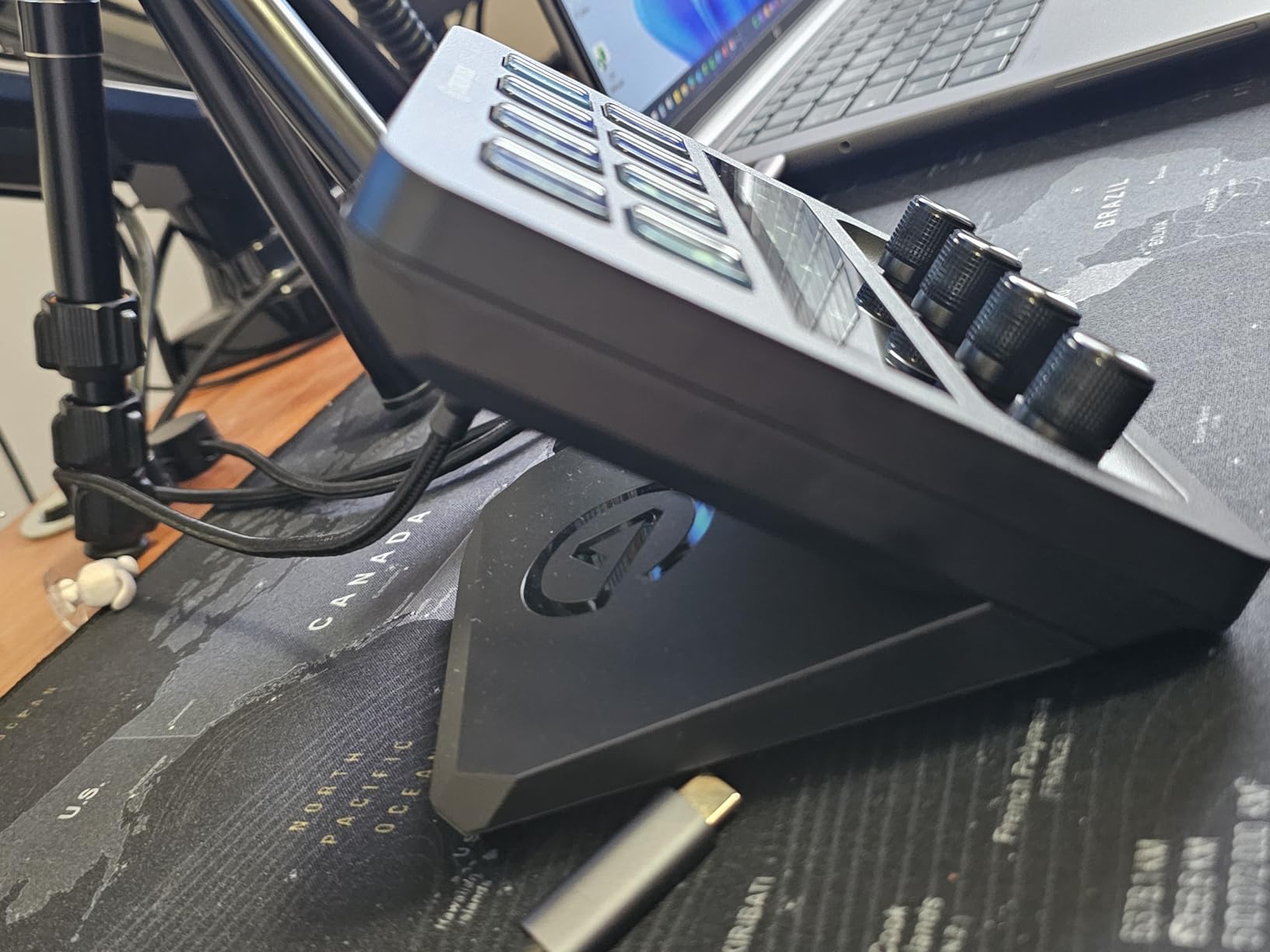 Elgato Stream Deck + console noir boutons rotatifs tactile