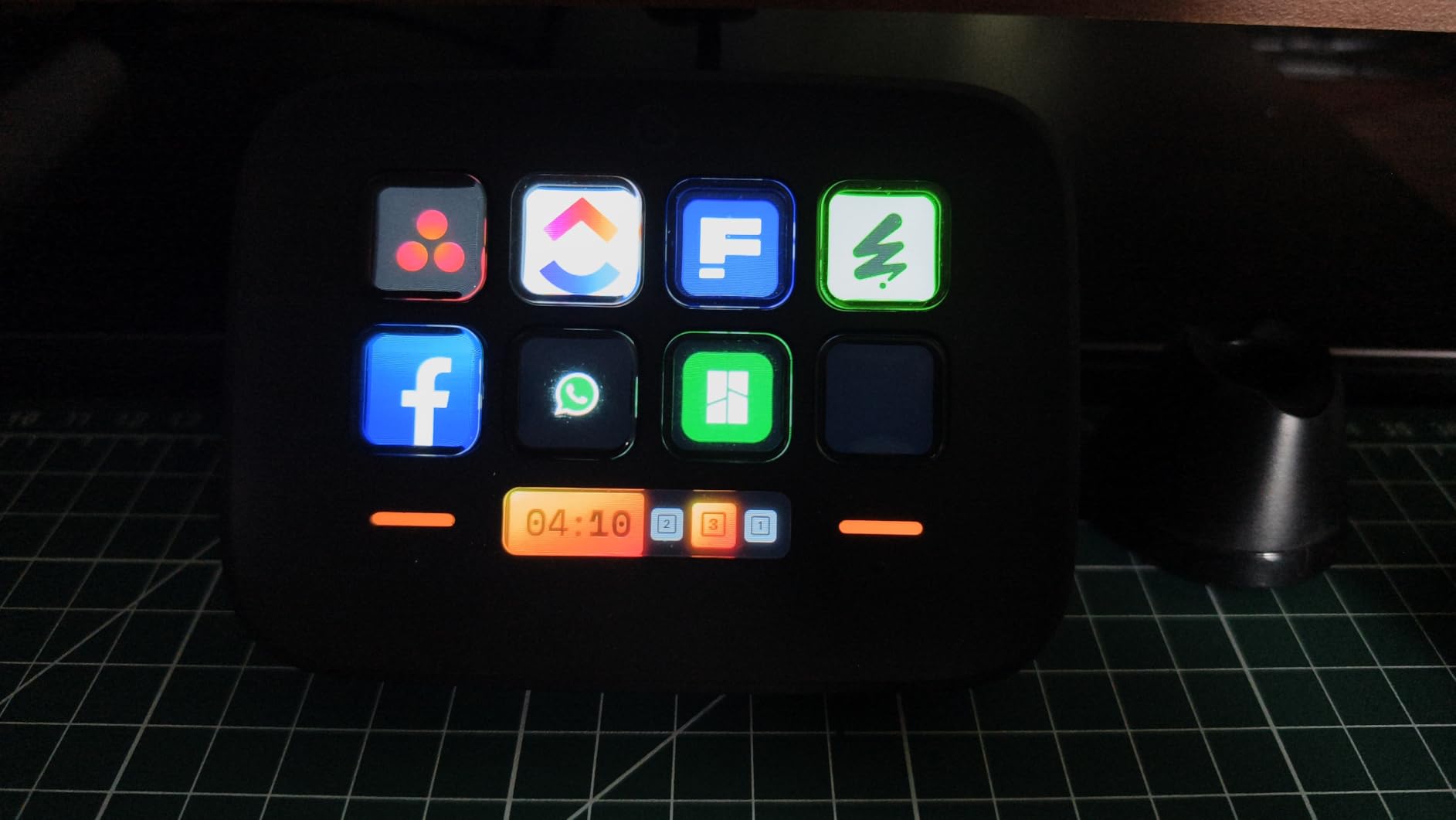 Elgato Stream Deck Neo Contrôleur 8 Touches LCD Noir
