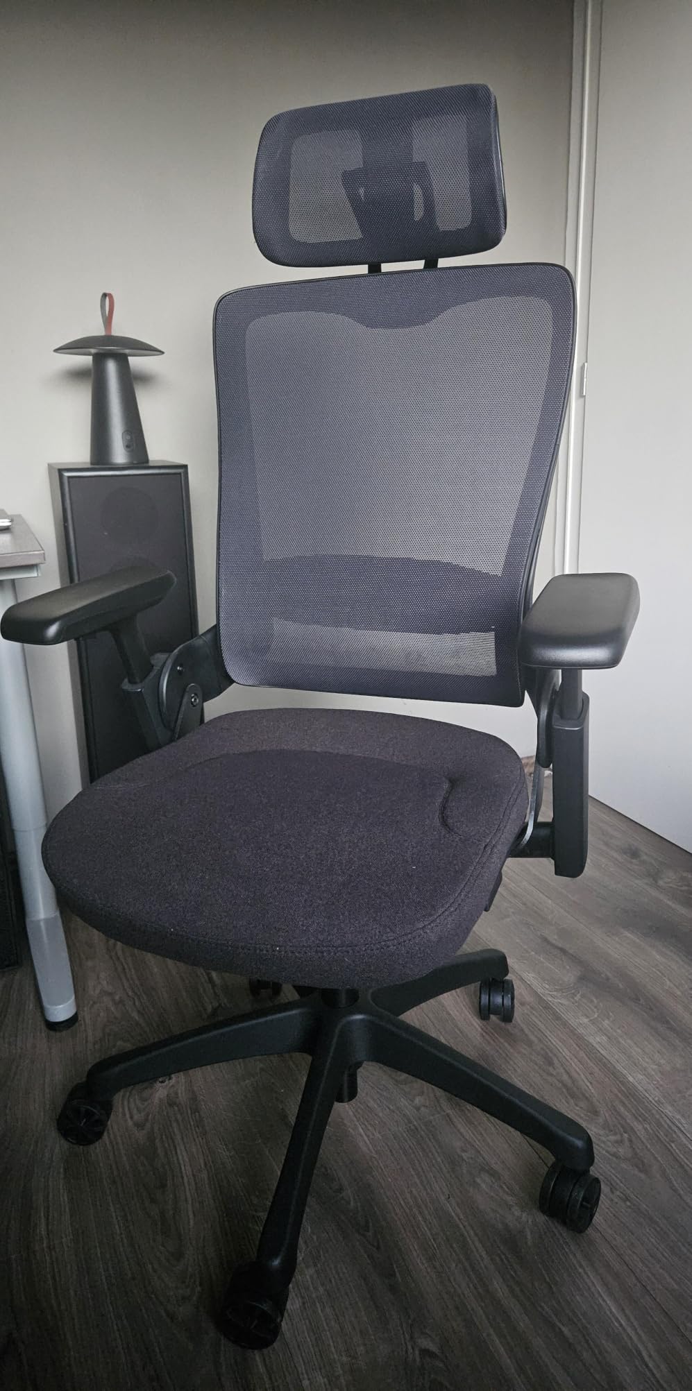 Elgato Embrace fauteuil studio ergonomique noir maille